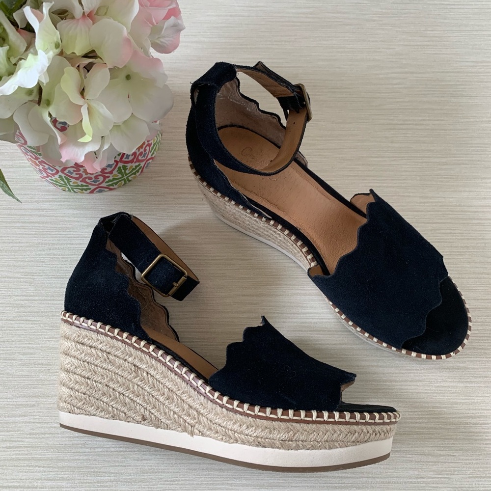 Crown Vintage • Black daffodil wedge sandals